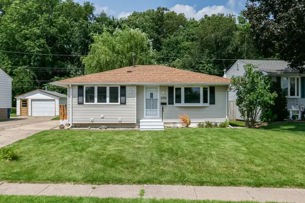 391 33rd Avenue CT, East Moline, IL 61244