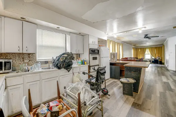1702 W 71st ST, Chicago, IL 60636