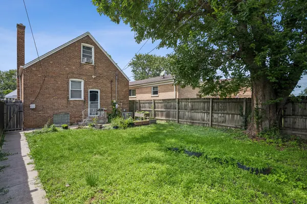 10029 S Indiana AVE, Chicago, IL 60628