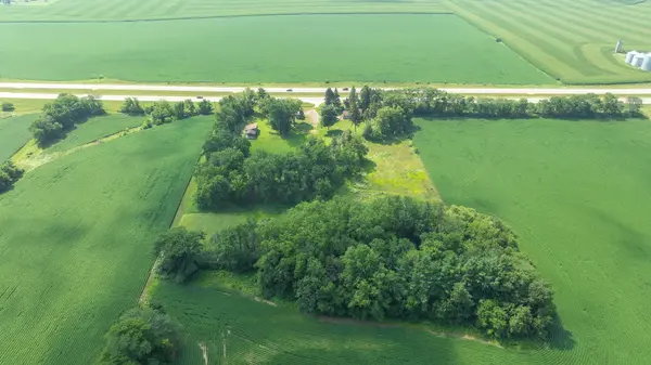 13855 W State RD, Pecatonica, IL 61063