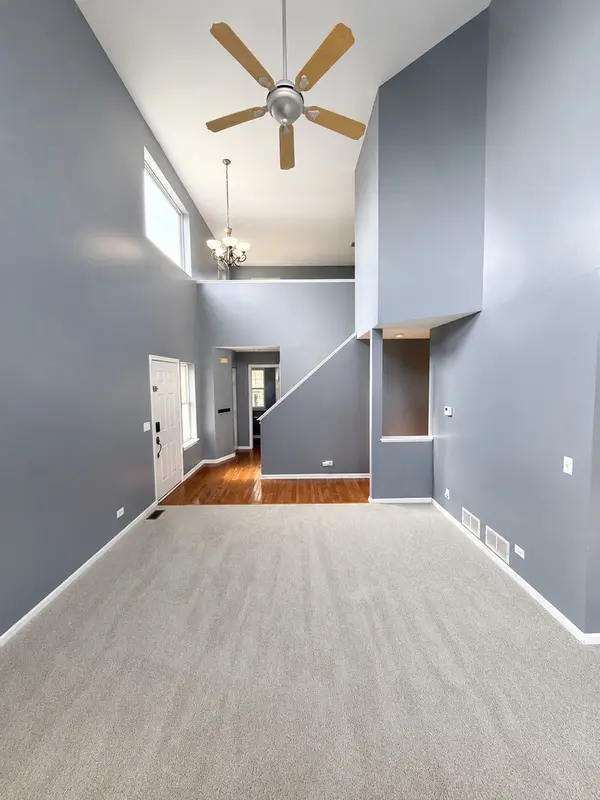 2112 Orchard LN, Carpentersville, IL 60110