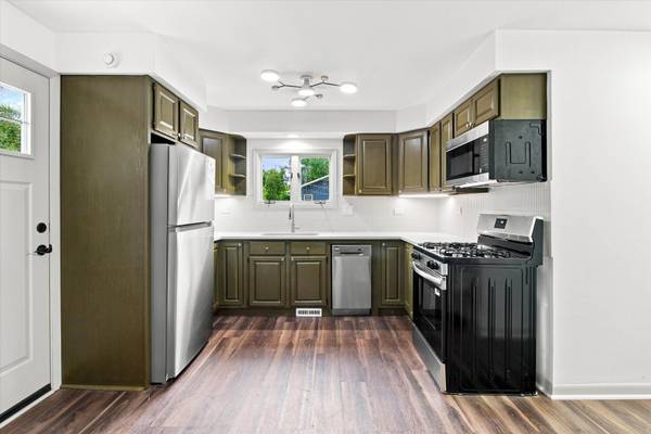 26979 N Ada ST, Wauconda, IL 60084