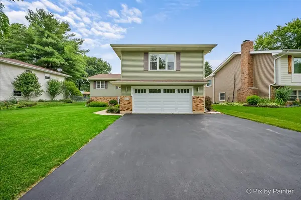 640 Ash ST, Algonquin, IL 60102