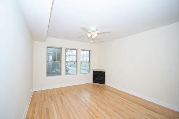 2306 W Jarvis ST #1, Chicago, IL 60645