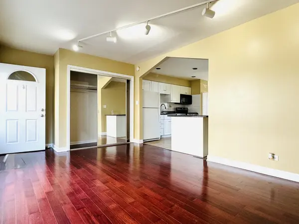 4035 N Keystone AVE, Chicago, IL 60641