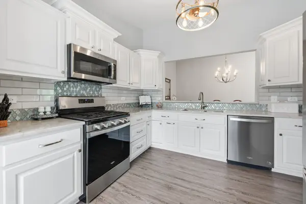 111 Villa WAY, Bloomingdale, IL 60108