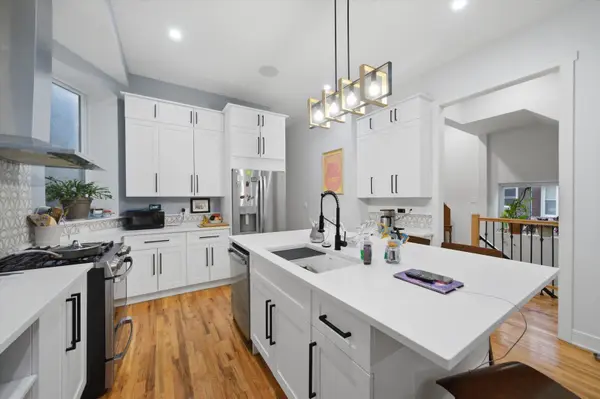 2825 W Walnut ST, Chicago, IL 60612