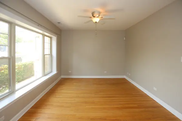 5208 N Sawyer AVE #1, Chicago, IL 60625
