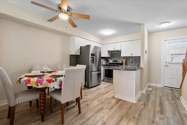 238 N Walnut ST #B, Bensenville, IL 60106