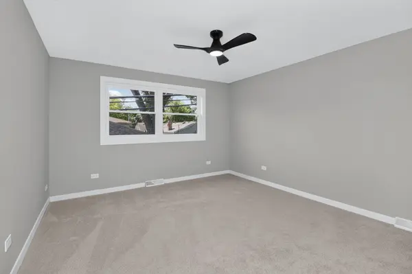 216 W Kimbell AVE, Elmhurst, IL 60126