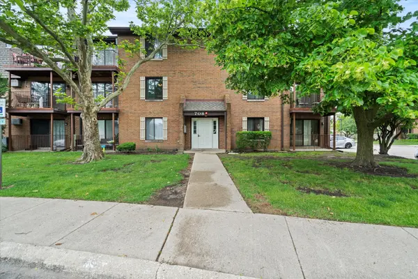 708 N Briar Hill LN #3, Addison, IL 60101