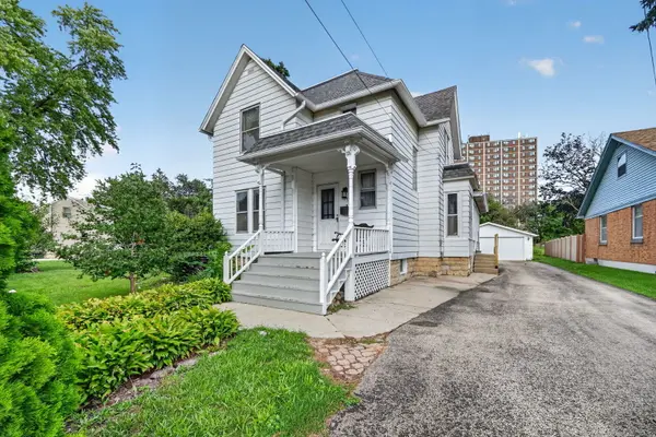 742 S 4th ST, Dekalb, IL 60115
