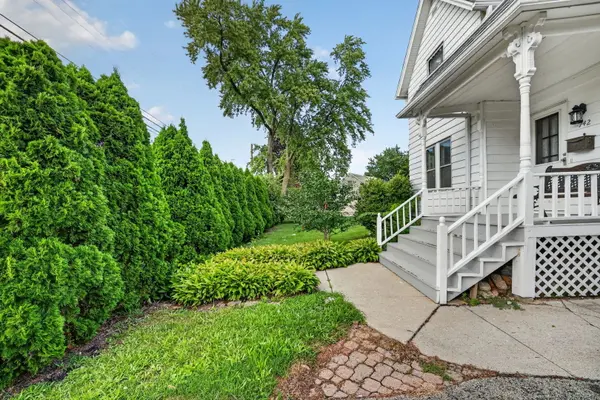 742 S 4th ST, Dekalb, IL 60115