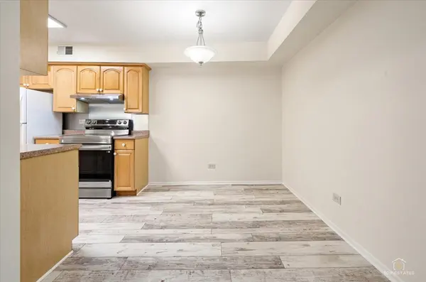 909 Buccaneer DR #3, Schaumburg, IL 60173