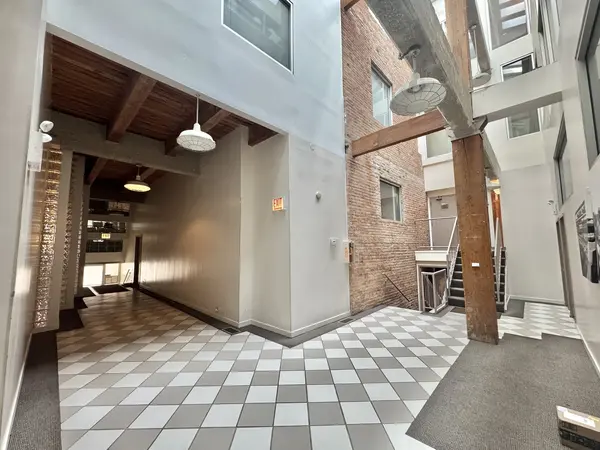 1122 W Newport AVE #1A, Chicago, IL 60657