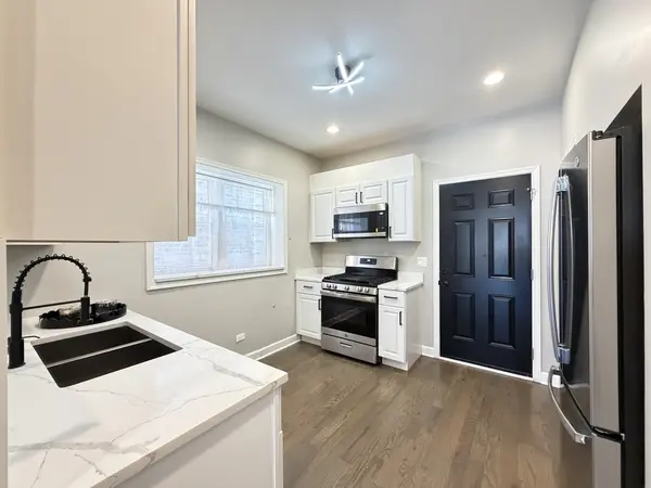 3138 N MARMORA AVE #1, Chicago, IL 60634