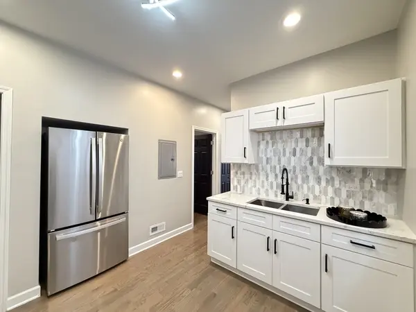 3138 N MARMORA AVE #1, Chicago, IL 60634