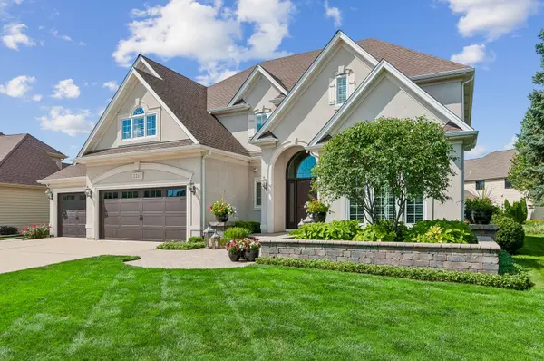 2267 Glouceston LN, Naperville, IL 60564