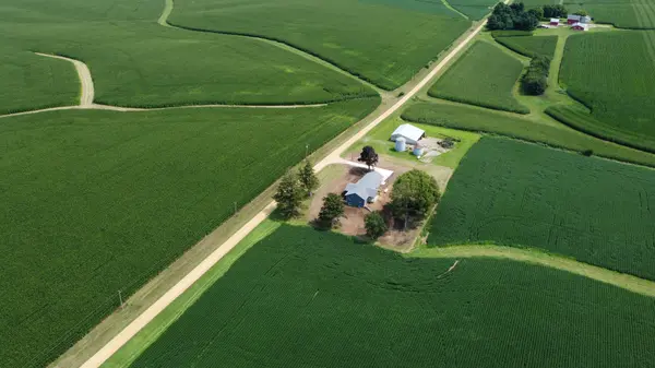 16797 W Barclay RD, Polo, IL 61064