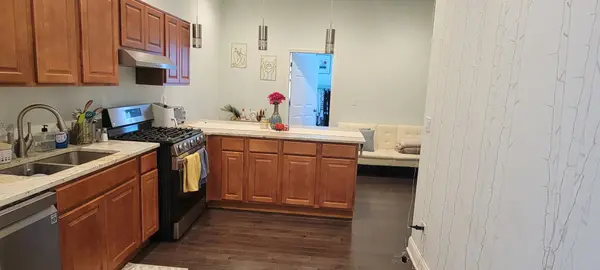 930 W Belmont AVE #201, Chicago, IL 60657