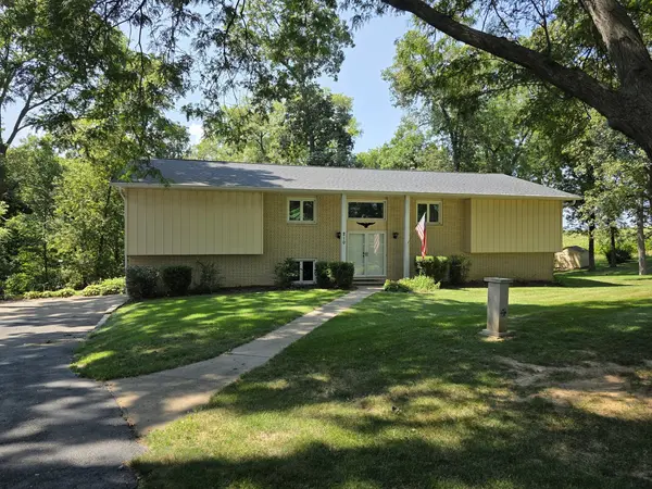 210 N Park AVE, Geneseo, IL 61254
