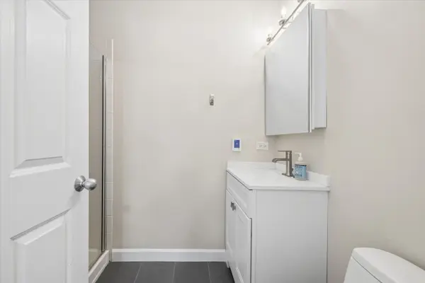 1711 W Belmont AVE, Chicago, IL 60657