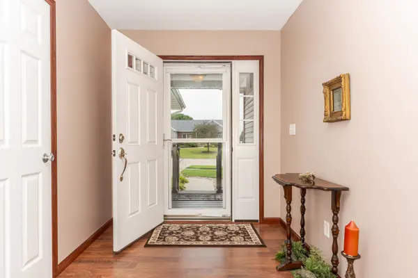 208 Whitetail LN, Hudson, IL 61748