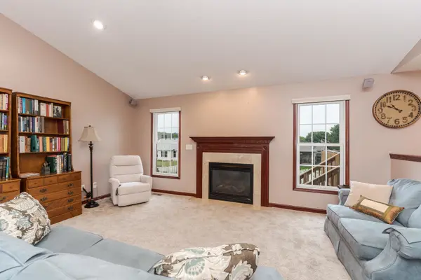 208 Whitetail LN, Hudson, IL 61748