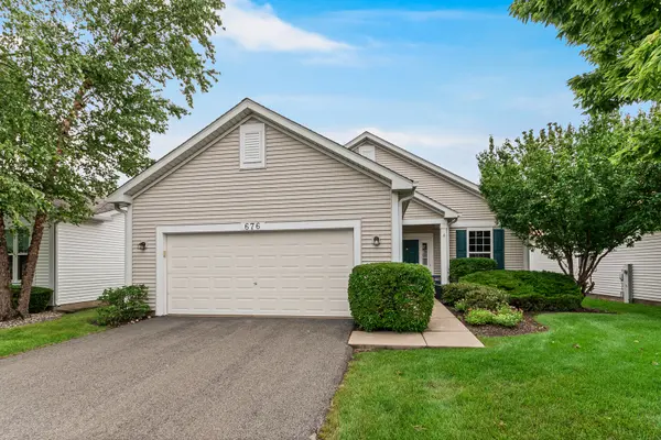 676 S Wellston LN, Romeoville, IL 60446