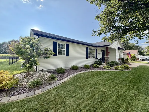312 Randolph DR, Centralia, IL 62801