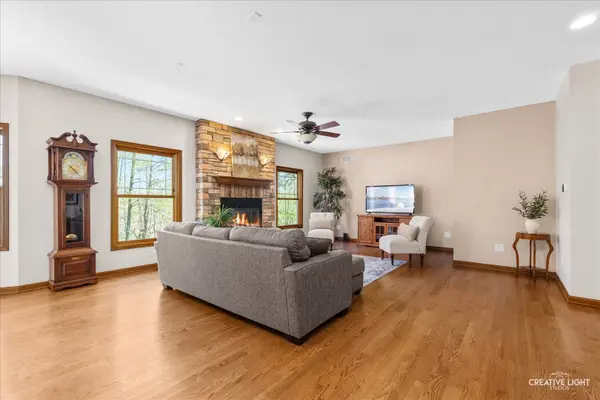 37 Park DR, Yorkville, IL 60560