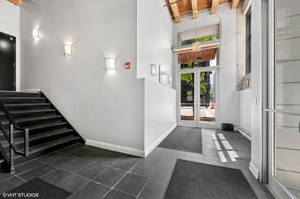 106 N Aberdeen ST #4F, Chicago, IL 60607