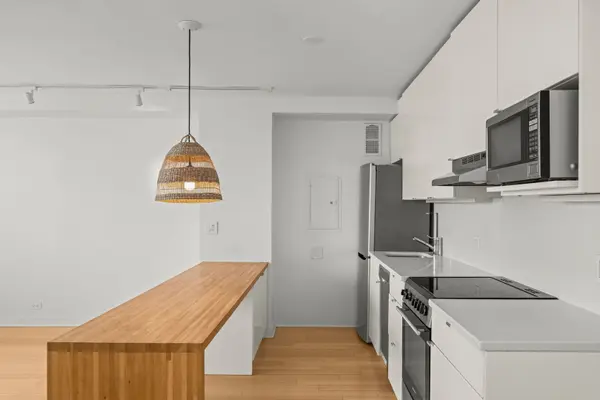 3950 N Lake Shore DR #1908, Chicago, IL 60613