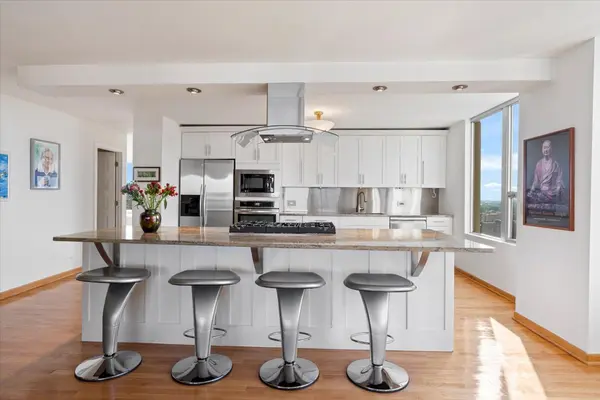 5201 S Cornell AVE #22A-B, Chicago, IL 60615