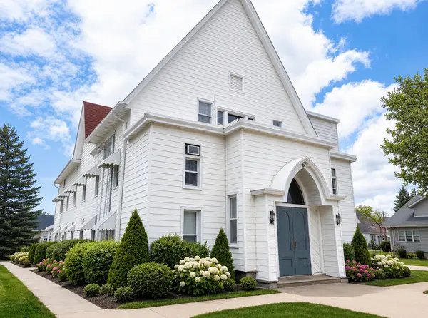 2 S Seminary AVE, Mount Morris, IL 61054
