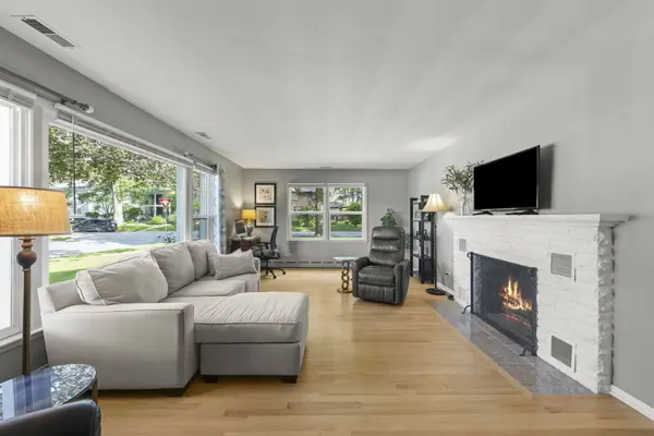 304 S Loomis ST, Naperville, IL 60540