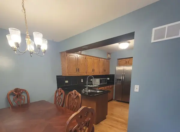 405 S Wenbriar SQ, Addison, IL 60101