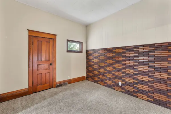 206 N College AVE, Aledo, IL 61231