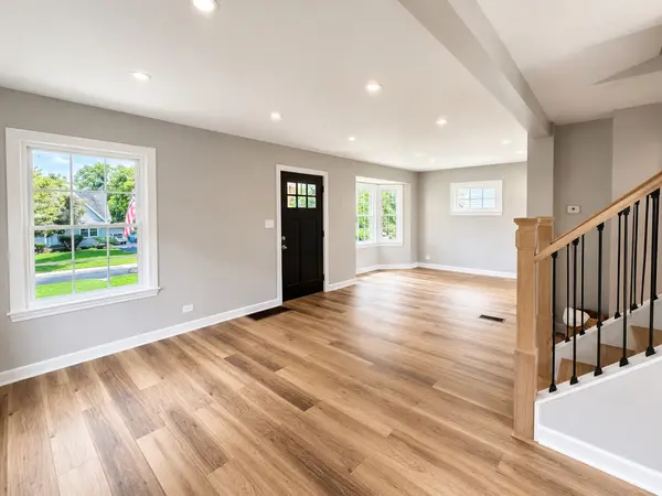 4216 Elm ST, Downers Grove, IL 60515