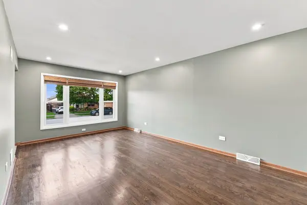 11625 S Avenue L, Chicago, IL 60617