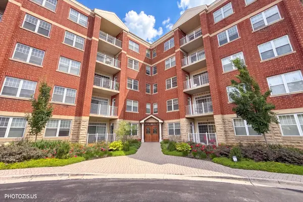 1 ITASCA PL #302, Itasca, IL 60143