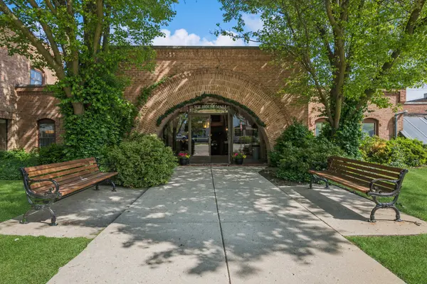 200 Applebee ST, Barrington, IL 60010