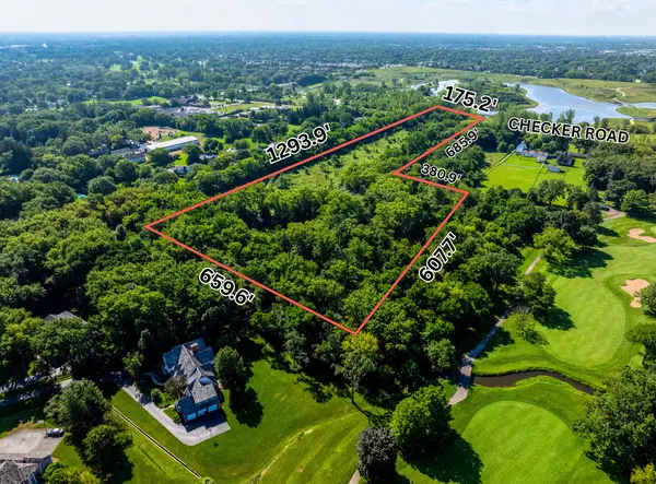 1889 Checker RD, Long Grove, IL 60047