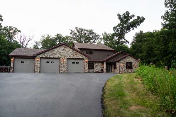4746 S Knoll RD, Rochelle, IL 61068