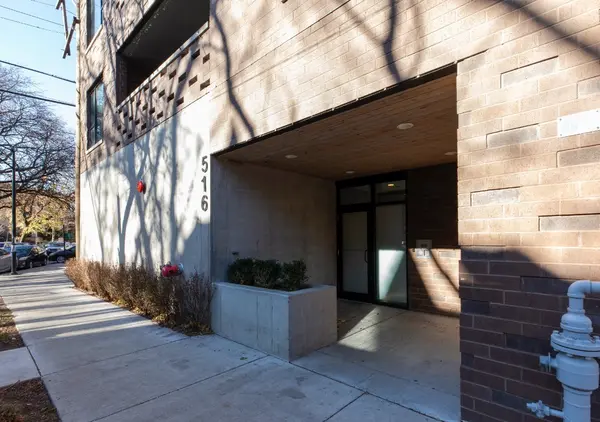 514 W Arlington PL #801, Chicago, IL 60614