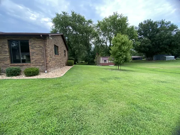 303 W Blake ST, Benton, IL 62812