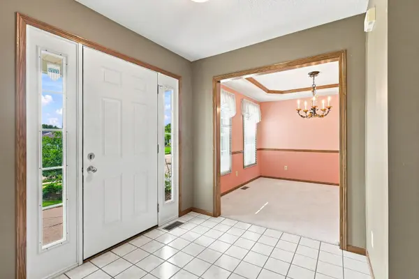 1050 W Davies CT, Eldridge, IA 52748