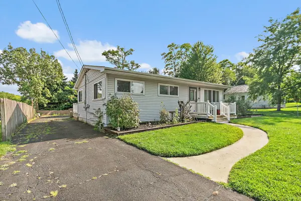 308 Ramble RD, Lake In The Hills, IL 60156