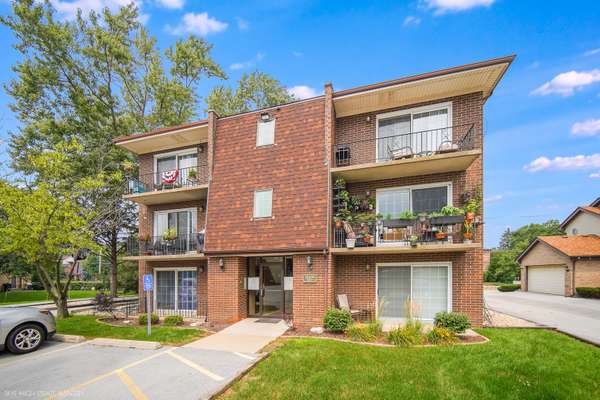 7029 167th ST #4N, Tinley Park, IL 60477