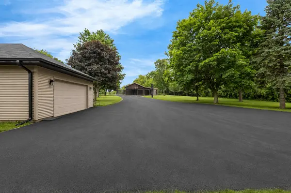 11N025 Burlington RD, Hampshire, IL 60140